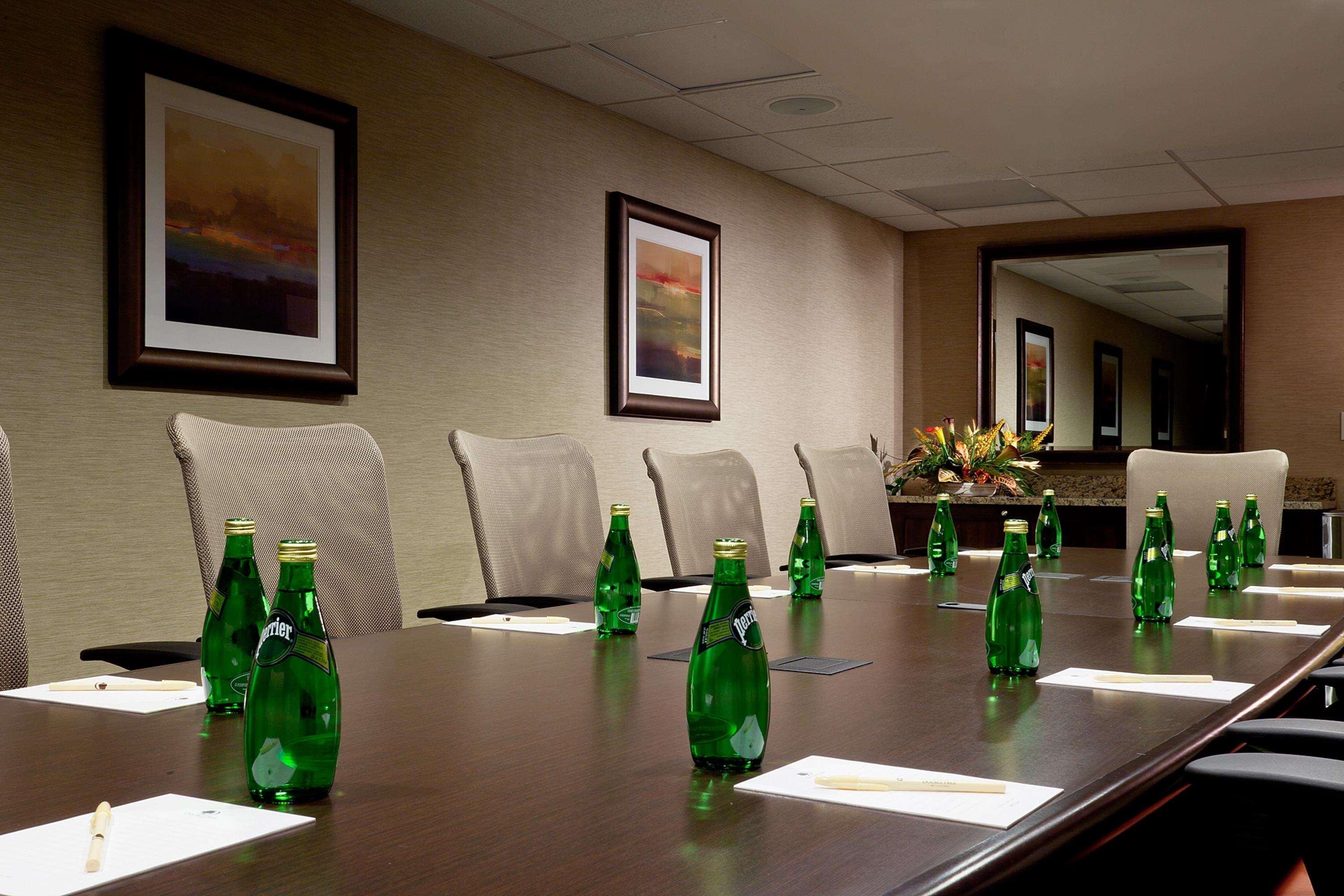 Hotel Doubletree By Hilton Santa Fe Business foto