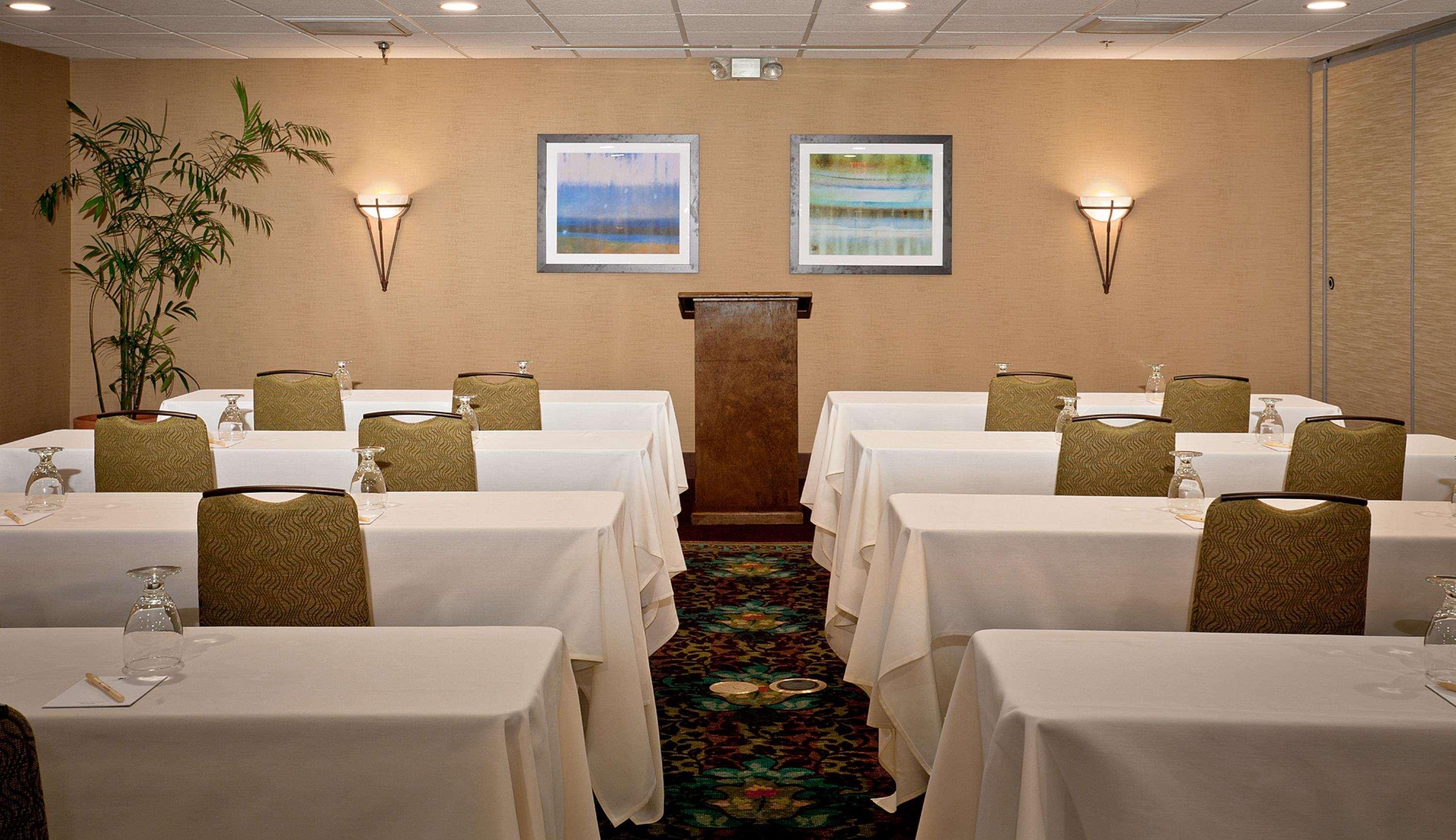 Hotel Doubletree By Hilton Santa Fe Business foto