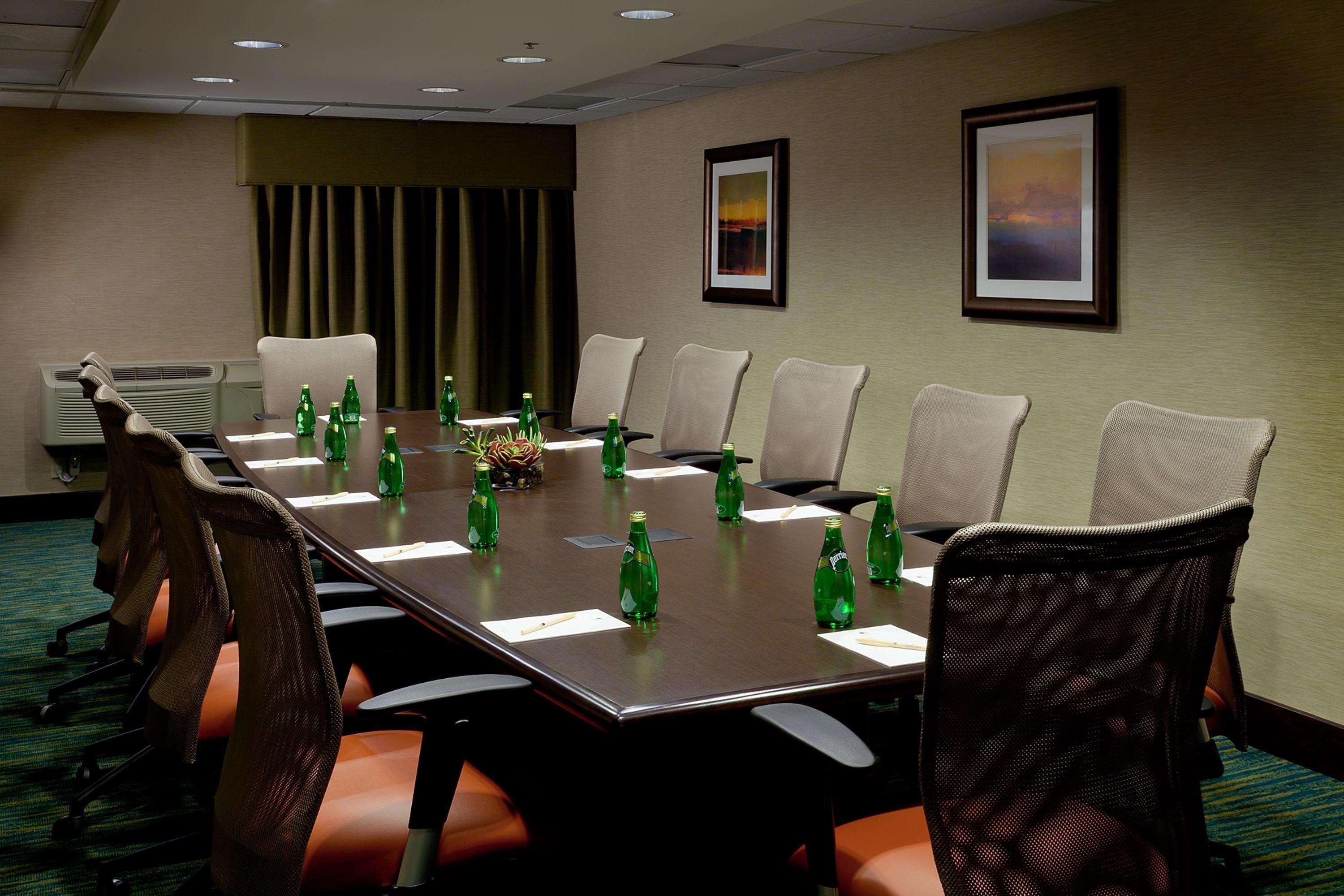 Hotel Doubletree By Hilton Santa Fe Business foto