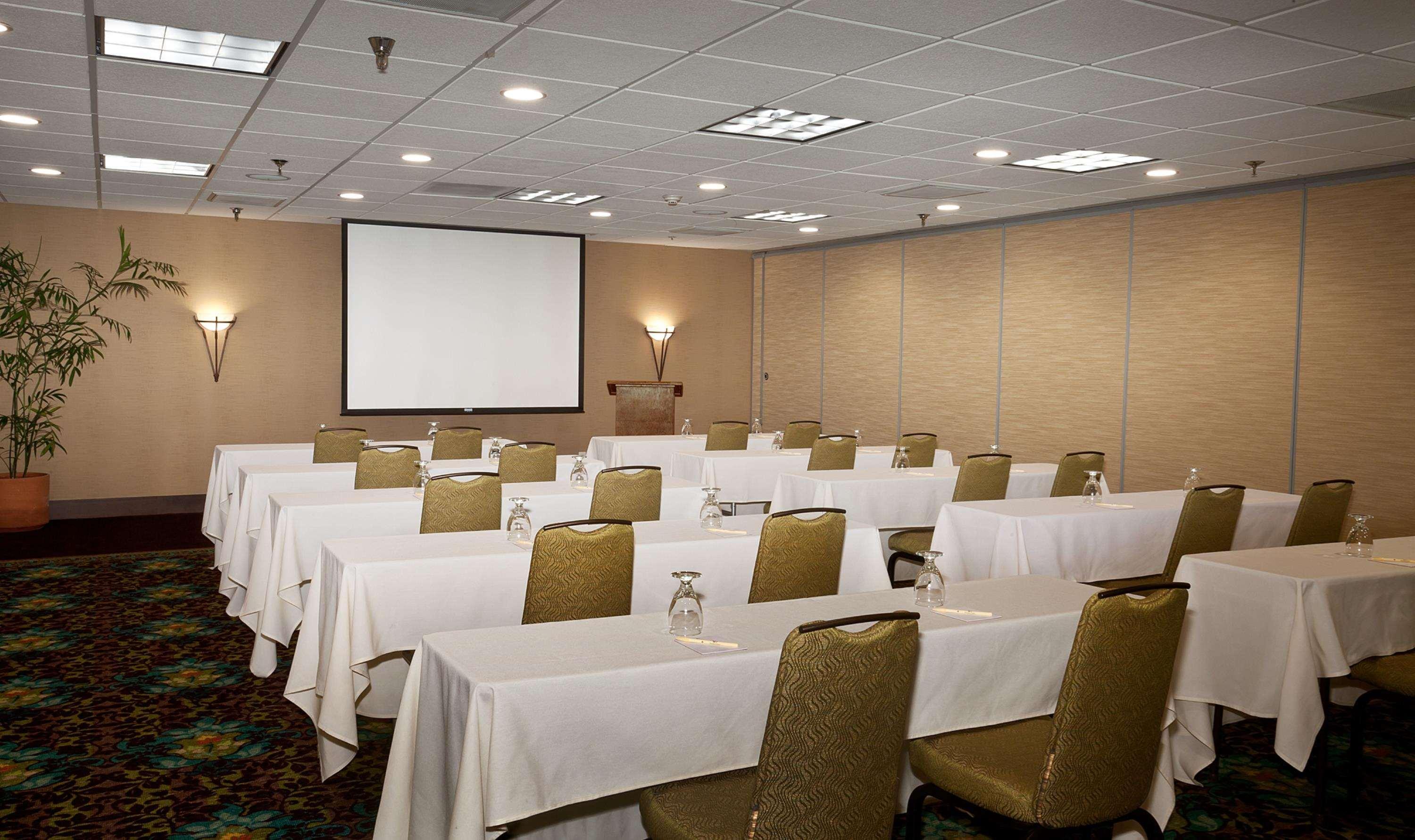 Hotel Doubletree By Hilton Santa Fe Business foto
